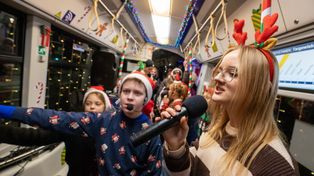 Toruń: Ruszył świąteczny tramwaj. Będzie kursował do 6 stycznia