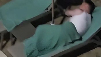 Już nie rezerwują leżaków, teraz na nich śpią. Absurd w hiszpańskim kurorcie