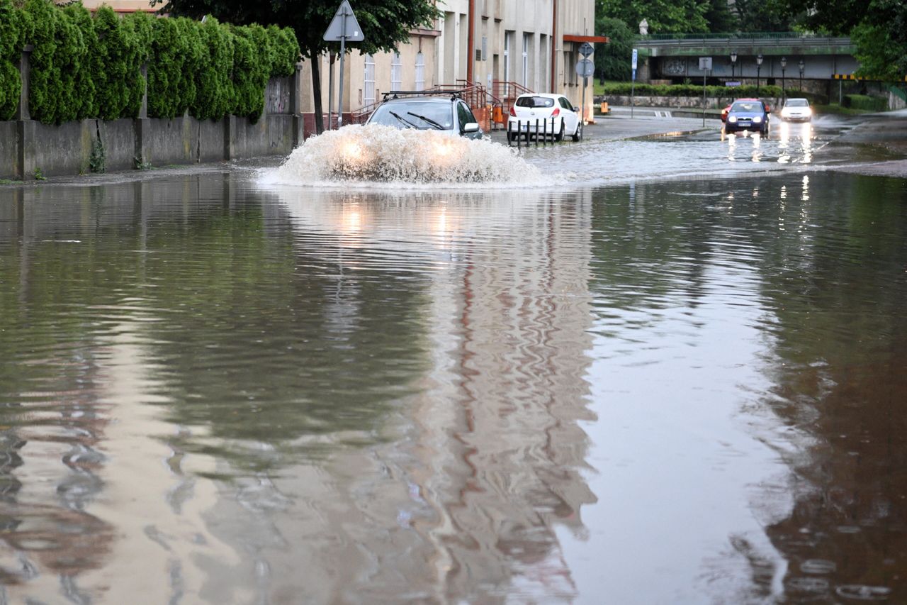 Potężne burze nad Polską. Wystąpiły lokalne podtopienia