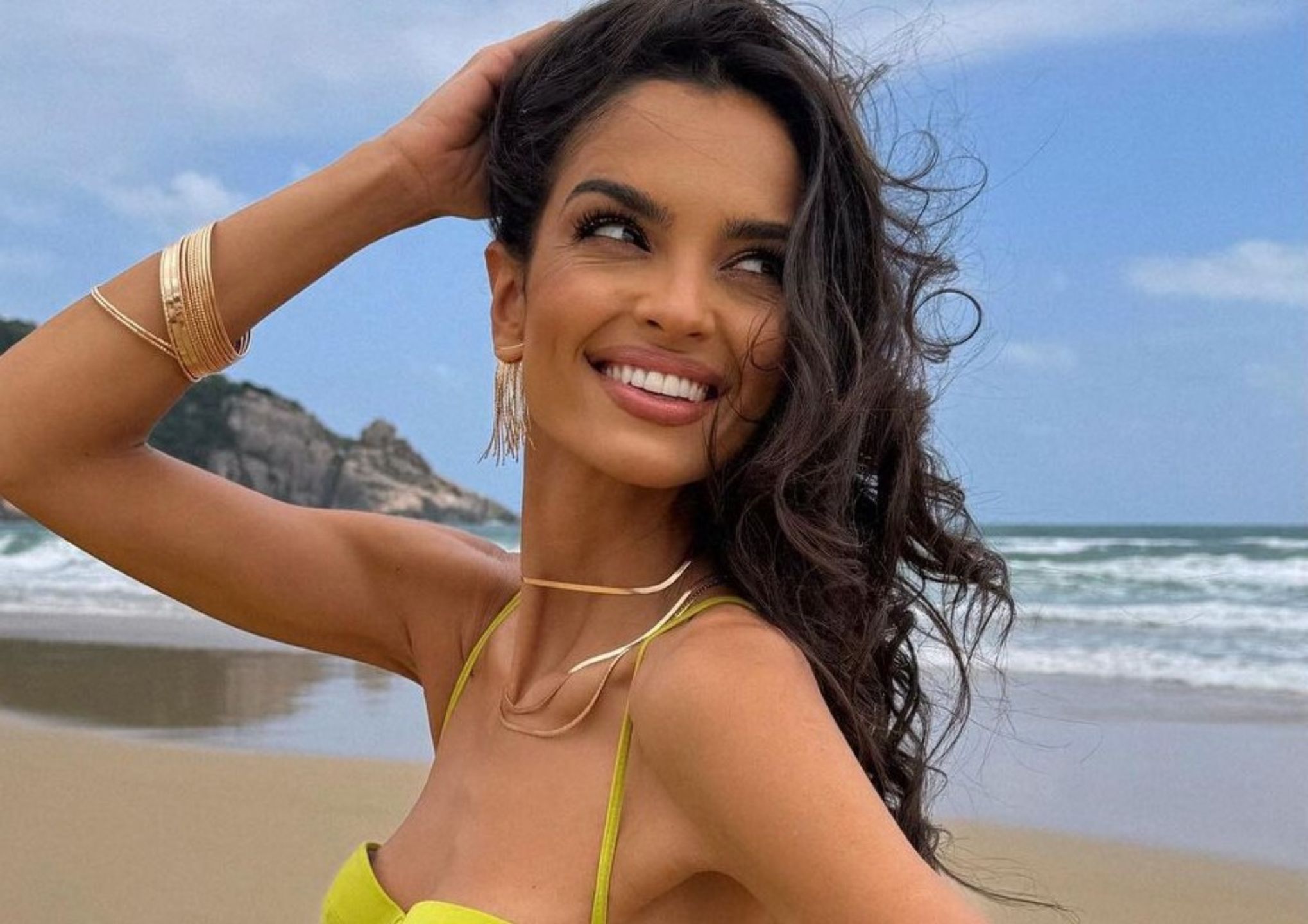 Klaudia El Dursi ma w swojej szafie bikini ze sznureczkami 