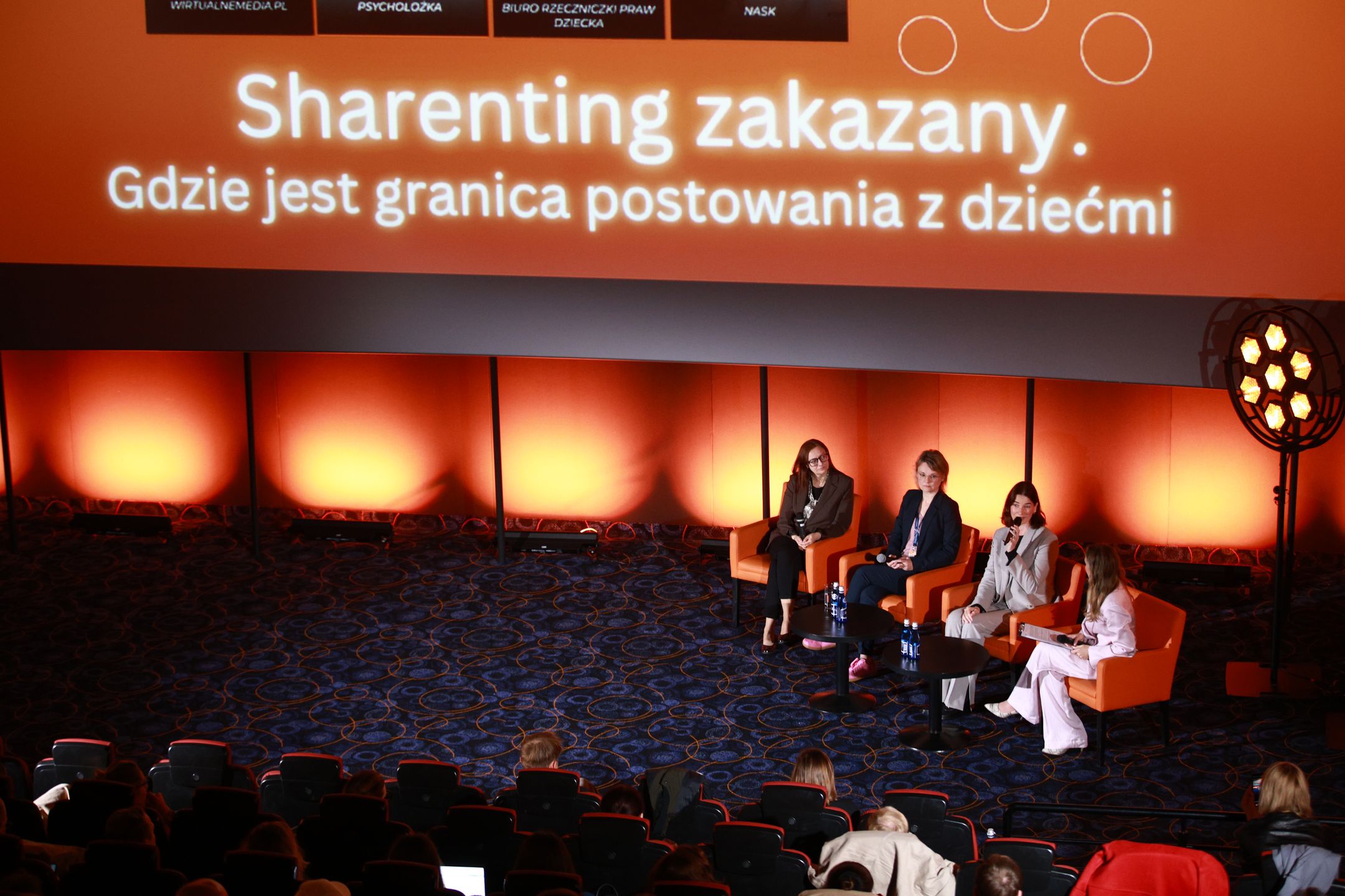 Konferencję otworzyła dyskusja o sharentingu