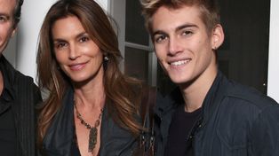Syn Cindy Crawford nie żyje. Wiadomo, gdzie umarł