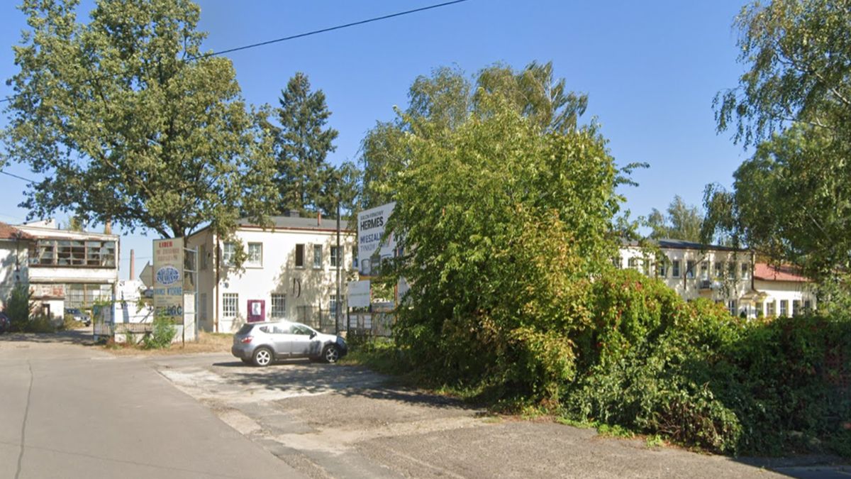 Ciało kobiety znaleziono w pustostanie po byłej hucie szkła "Hortensja" 