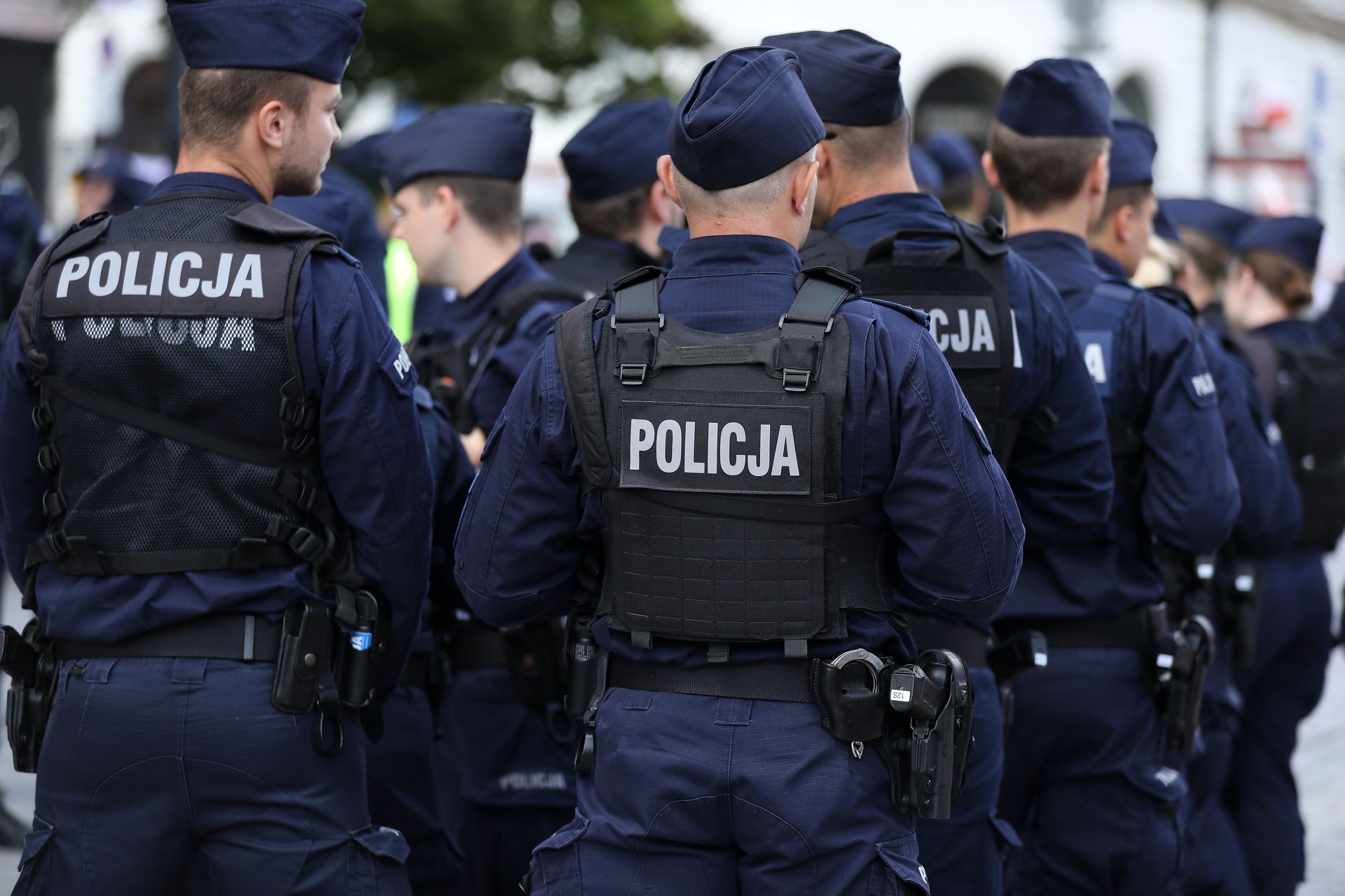 wiadomości,aktualności,WP Wiadomości Policja reaguje na drony. Alarm w czterech garnizonach