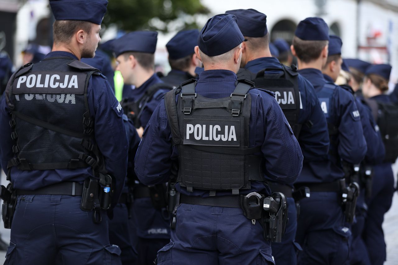 Policja reaguje na drony. Alarm w czterech garnizonach