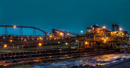 "Korporacyjna bonanza napędza inflację". Firmy bogacą się na cenach energii