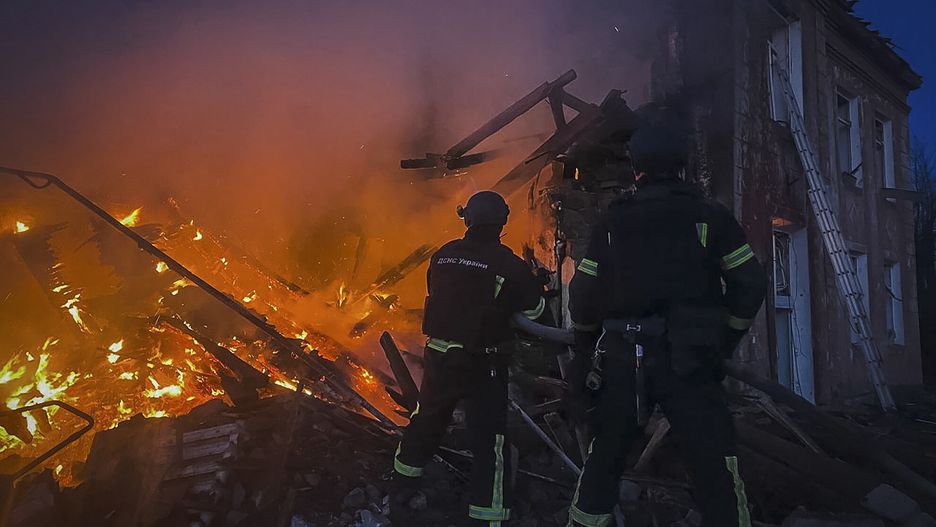 No casualties reported after shelling in Hirnyk, outskirts of Donetsk
epa11247917 A handout photo made available by the State Emergency Service of Ukraine (SESU) shows rescuers working at the site of a shelling in Hirnyk, Pokrovsk district, Donetsk region, Ukraine, 28 March 2024, amid the Russian invasion. A two-story building of an educational institution was damaged as a result of the strike. No fatalities nor injuries were reported, SESU confirmed.  EPA/STATE EMERGENCY SERVICE HANDOUT   BEST QUALITY AVAILABLE HANDOUT EDITORIAL USE ONLY/NO SALES HANDOUT EDITORIAL USE ONLY/NO SALES 
Dostawca: PAP/EPA.
STATE EMERGENCY SERVICE HANDOUT