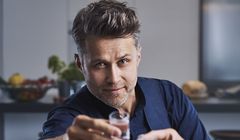 Wyborowa w nowej butelce. W reklamach Maciej Zakościelny