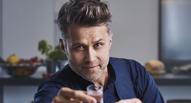 Wyborowa w nowej butelce. W reklamach Maciej Zakościelny