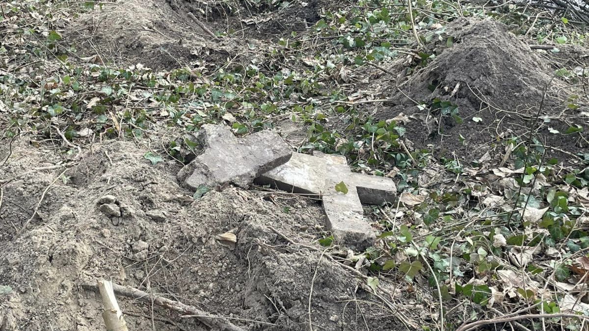 Czy doszło do zniszczenia polskiego cmentarza?