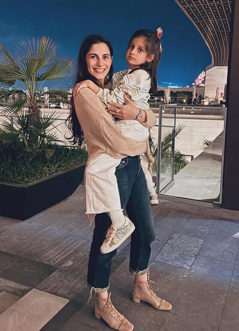 Zeynab Javadli z córką