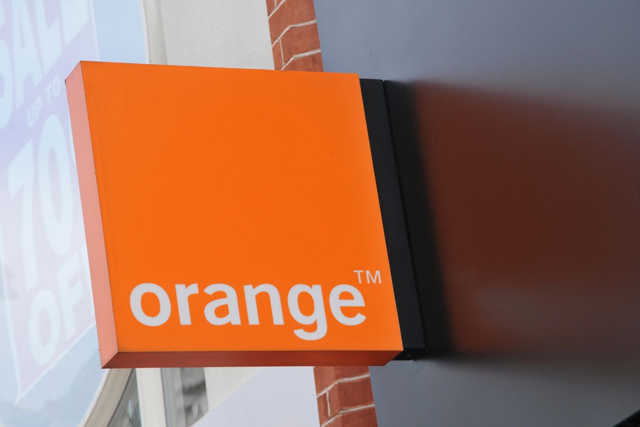 eSIM w Orange już oficjalnie. (depositphotos)