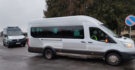 Zatrzymali szkolnego busa z dziećmi. Byli zdziwieni tym, czego się dowiedzieli