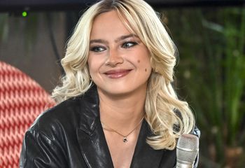 Wskoczyła w "nagą" sukienkę. W takiej odsłonie stanęła na scenie