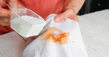 Niemcy zbadali proszki do prania. Zwycięska marka w dyskoncie w Polsce