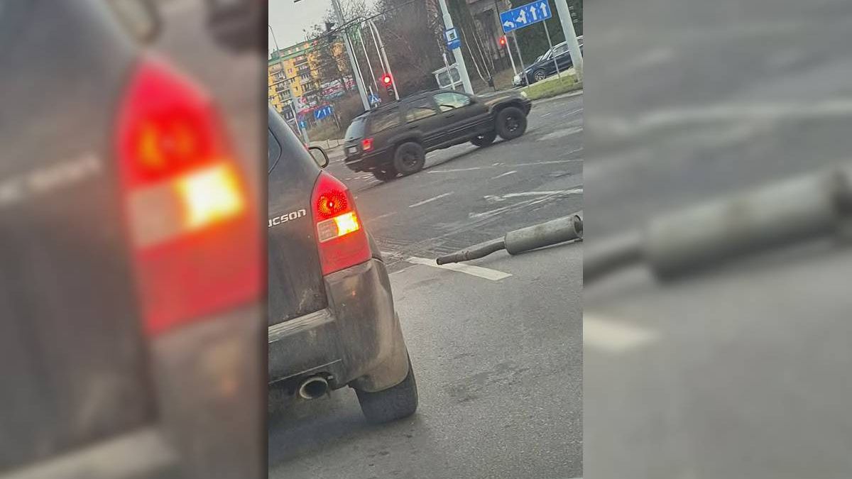 Zgubiony tłumik na skrzyżowaniu Mełgiewska / Grafa / Turystyczna