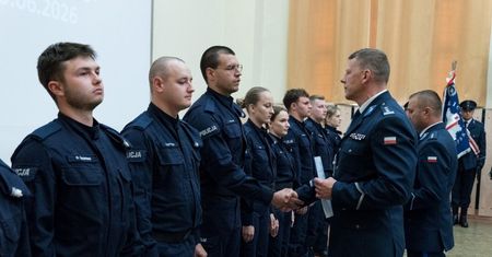 Kolejni absolwenci słupskiej szkoły policji ruszą w teren. 46 nowych funkcjonariuszy (zdjęcia)