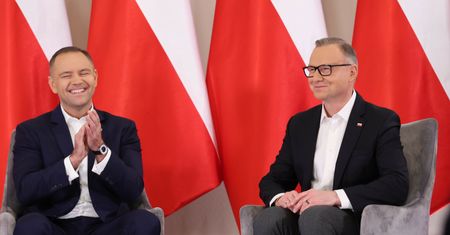 Nawrocki czy Duda? Polacy porównali prezydentów w sondażu