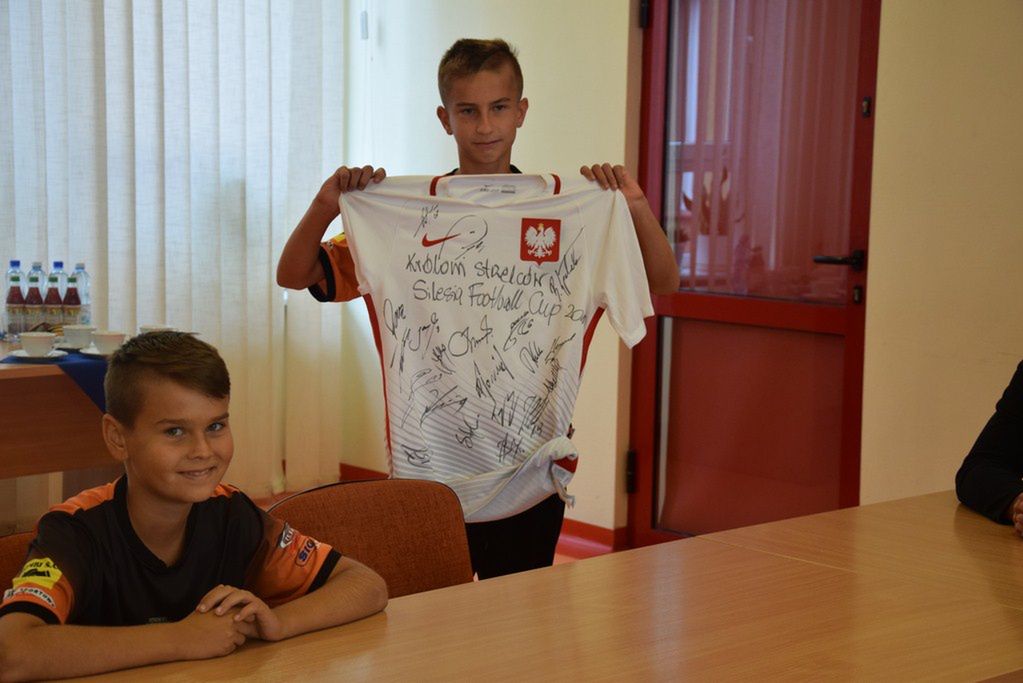 Młodzi piłkarze z sukcesami – II miejsce MKS KSZO Ostrowiec Św.