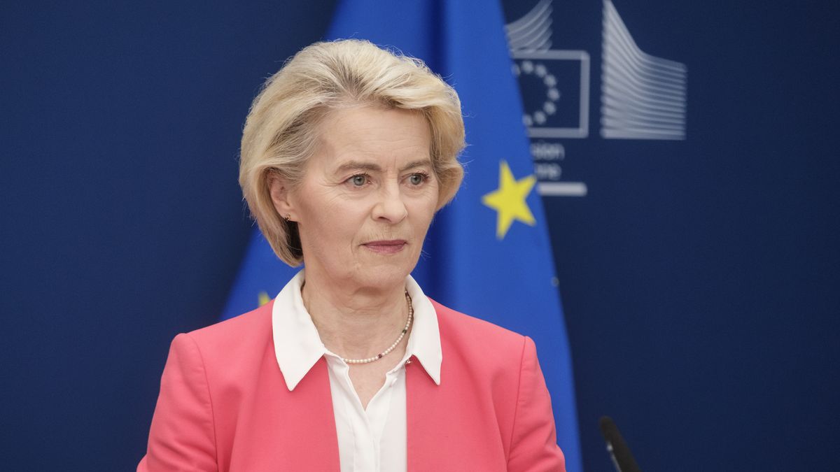 BRUSSELS, BELGIUM - JULY 14: President of the European Commission Ursula von der Leyen the German child and adolescent psychiatrist, psychotherapist and university professor (Unseen) and the Epidemiologist, visiting professor at the Collège de France (Unseen) talk to media, in the Berlaymont building, the EU Commission headquarter on July 14, 2026 in Brussels, Belgium. Today, the European Commission's Special Panel on Child Safety Online delivered its final report to President Ursula von der Leyen after holding three meetings since the panel was announced in her 2025 State of the Union address. The report contains a set of expert recommendations aimed at strengthening the protection and empowerment of children in the digital environment, which will guide future EU policy and legislative action to make online spaces safer for minors. (Photo by Thierry Monasse/Getty Images)