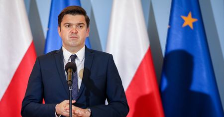 Rzecznik MZ o antyszczepionkowcach. "Niektórzy wplatają w tę narrację Boga"