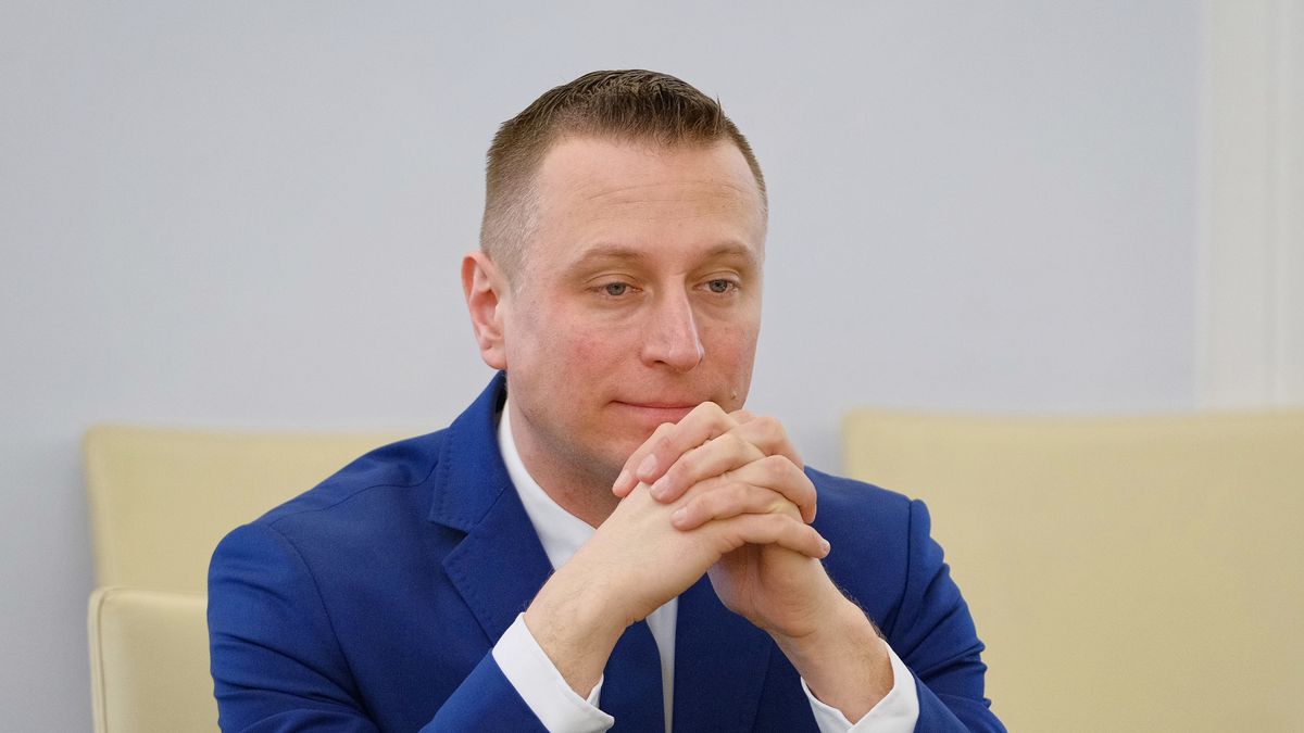 Krzysztof Brejza ujawnił dane ws. urodzonych dzieci, czy też raczej ich brak.