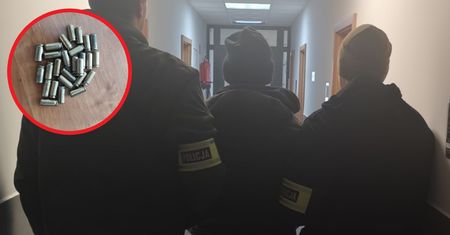 Ukradł 25 butelek wina. Policjanci ujawnili to w jego mieszkaniu