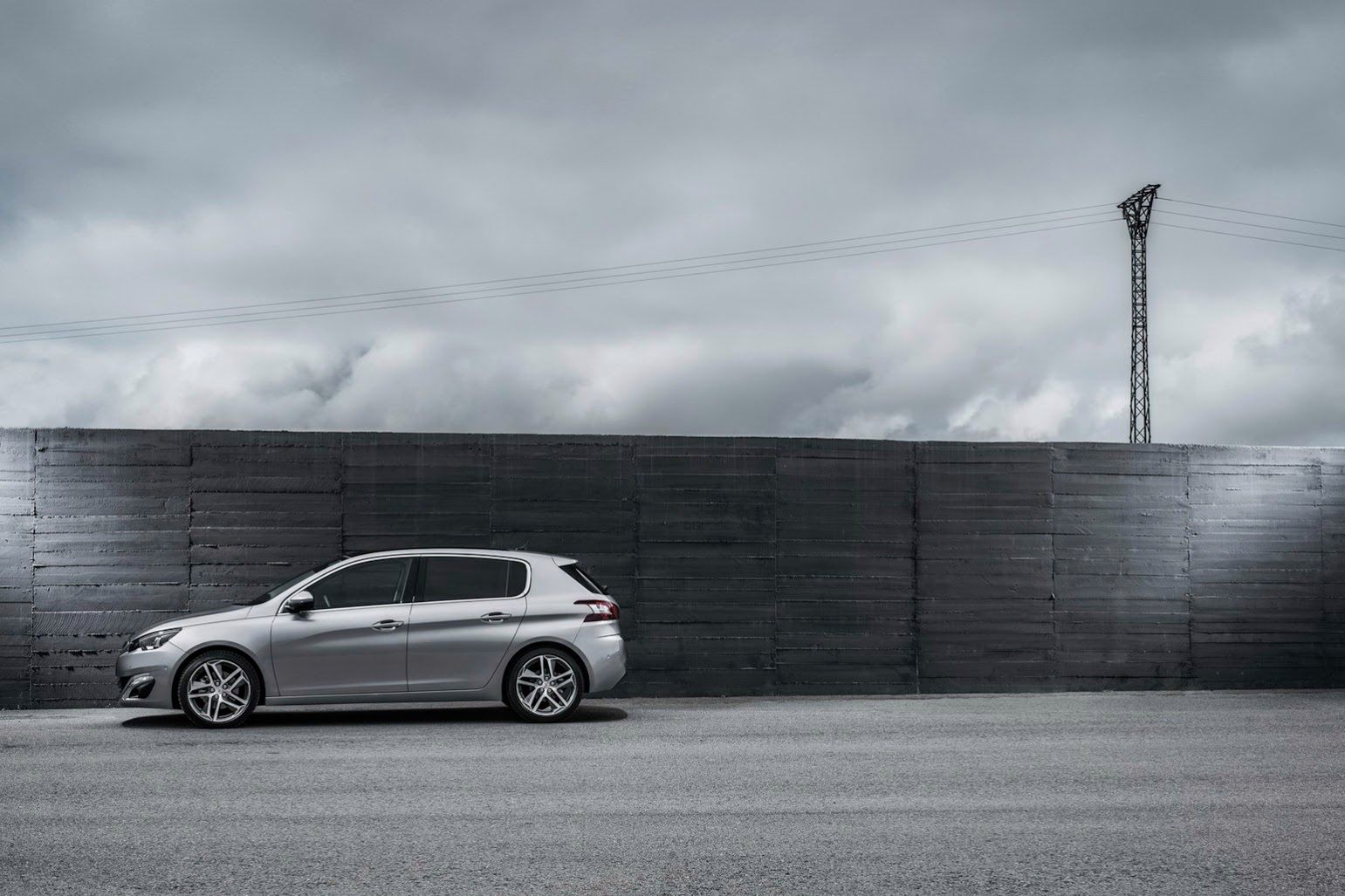 Nowy Peugeot 308 w obszernej galerii zdjęć 70