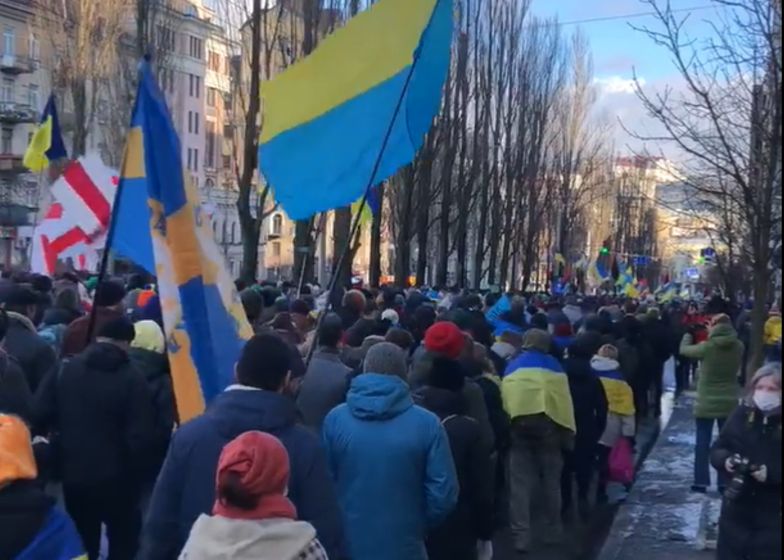 Mieszkańcy Kijowa wyszli na ulice. "Ukraina będzie stawiać opór"