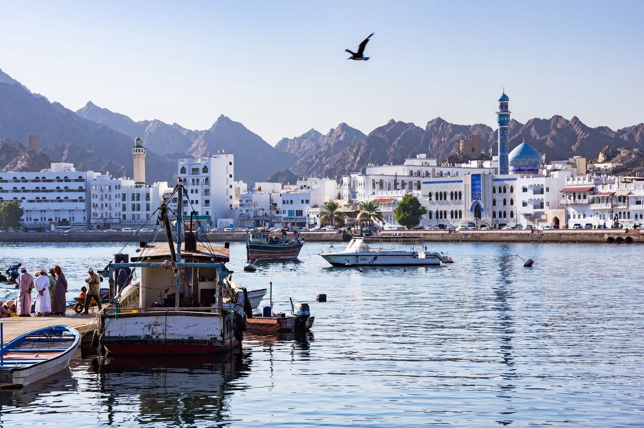 The authorities of Oman will no longer allow the conversion of tourist visas into work visas.