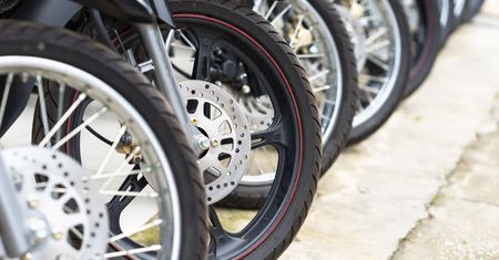 Niemcy, ale też Polacy przesiadają się na motocykle. Efekt koronawirusa i nowych przepisów