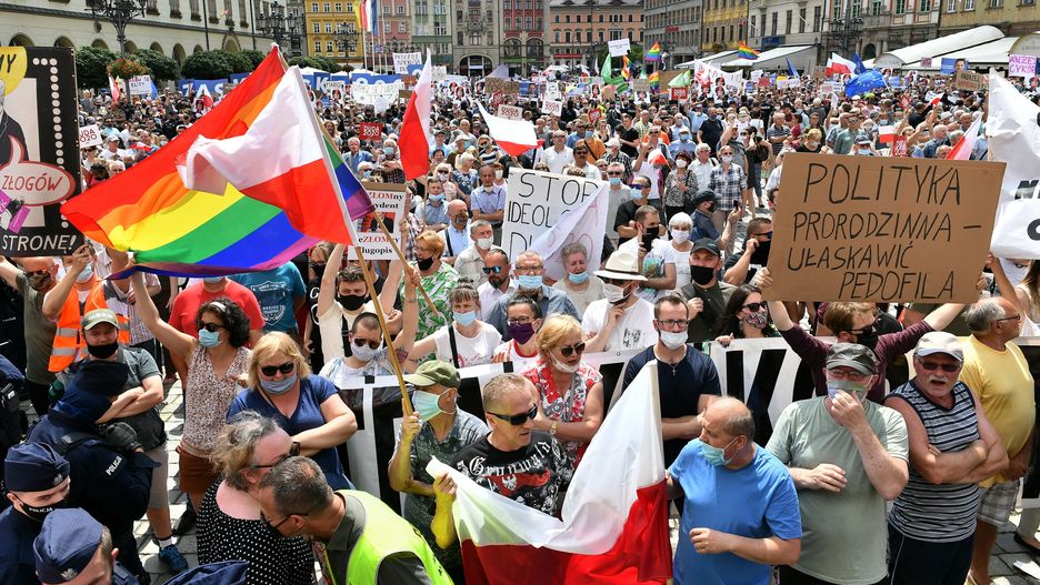 Wybory prezydenckie 2020. Wrocław. Awantura na wiecu Andrzeja Dudy