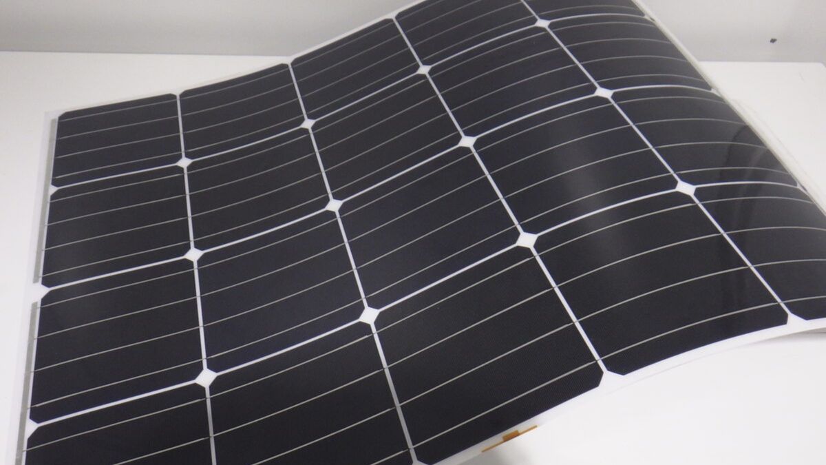 Panel solarny z warstwą PET