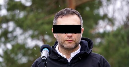 Brakuje setek tysięcy funtów. Michał K. czeka w areszcie na przelew