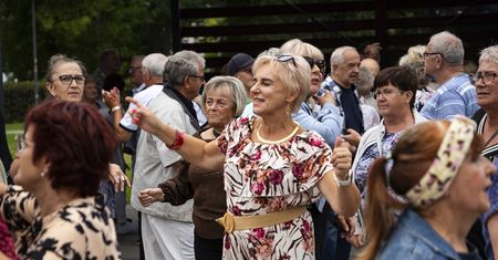 Seniorzy pokazali, jak się bawić. Taneczny finał w Pile