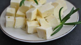 Wiele osób go unika. Seniorzy powinni jeść jak najczęściej