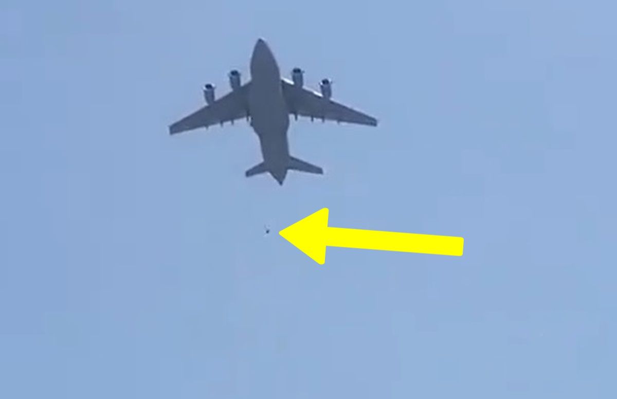 Ludzie wypadli z samolotu. Porażające nagranie z Afganistanu