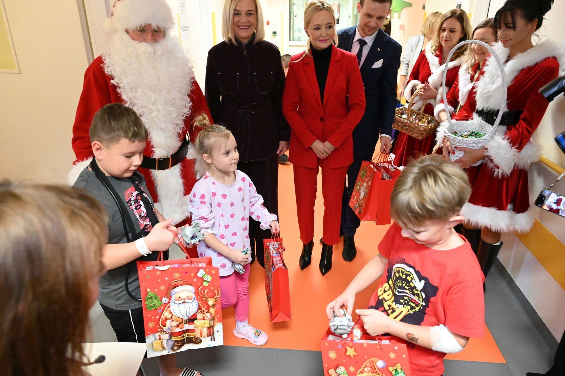 Na twarzach dzieci był szeroki uśmiech.