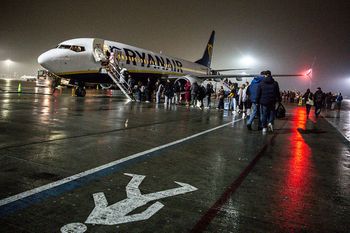 Pilny alert na pokładzie Ryanaira w Faro. Jedna osoba ranna