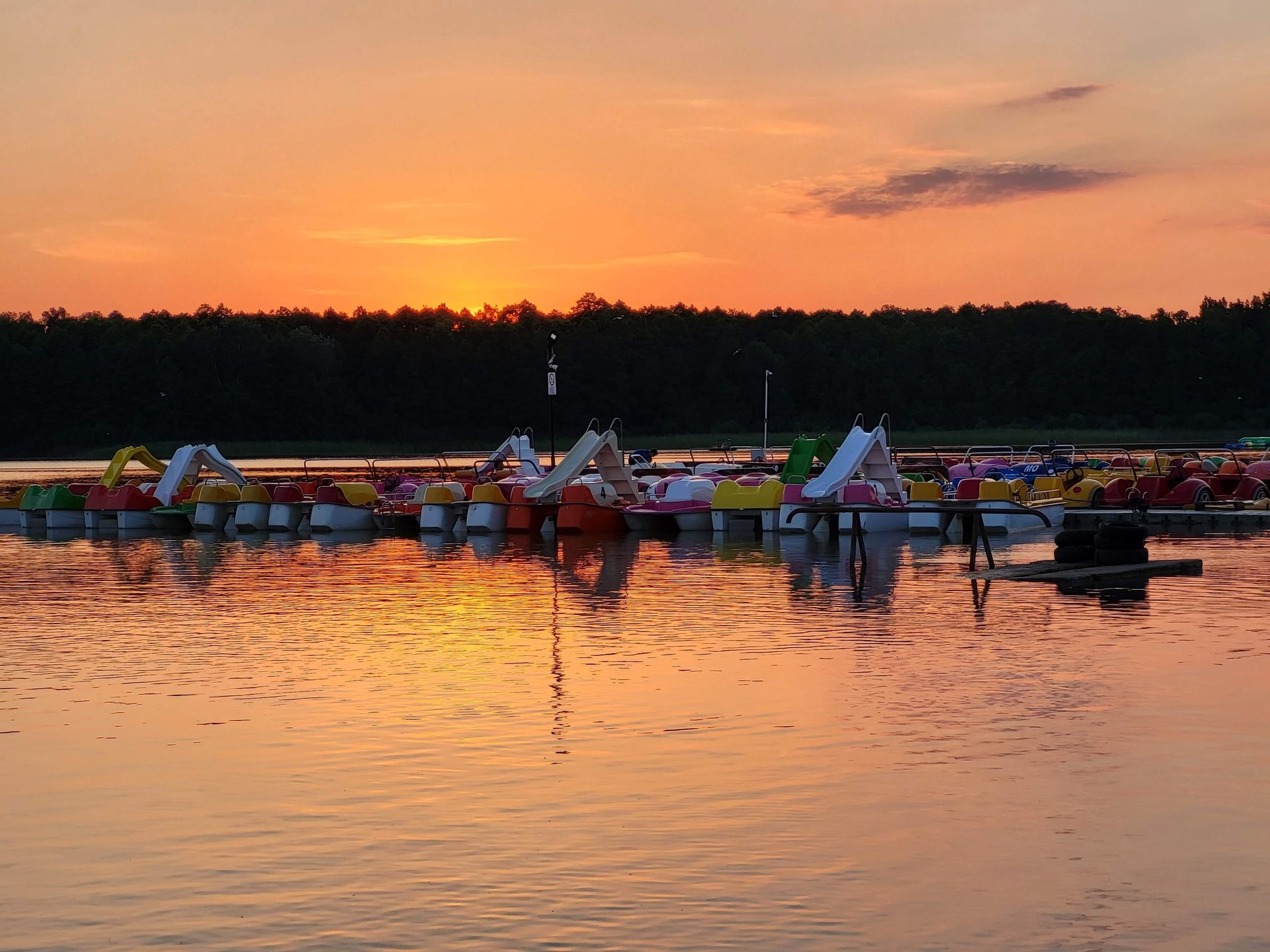 "Wielkopolska Ibiza", czyli Skorzęcin nad Jeziorem Niedzięgiel na Pojezierzu Gnieźnieńskim