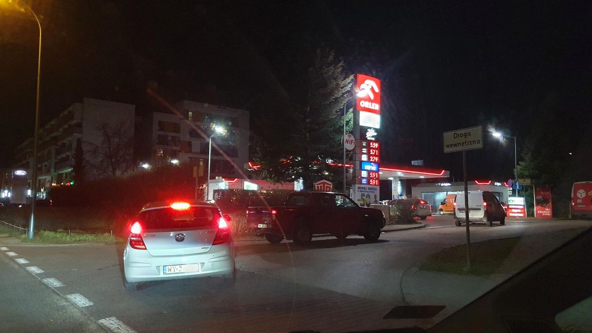 Kolejki na stacjach paliw w Polsce