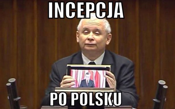 WTF dnia: co Kaczyński pokazuje posłom na iPadzie? [zdjęcia]