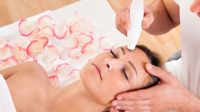 Kosmetyczki szpecą, lekarze interweniują