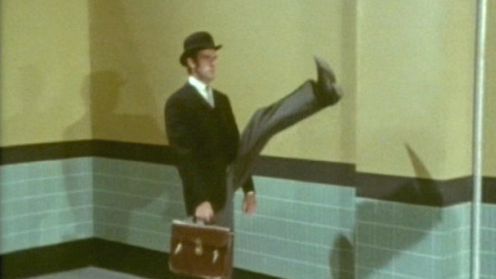 niezłe wideo: Jak wygłądałby skecz Monty Pythona opowiedziany przez Michaela Moore'a 1