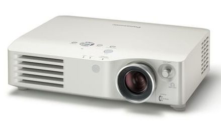 Projektor Panasonic PT-AX200 1