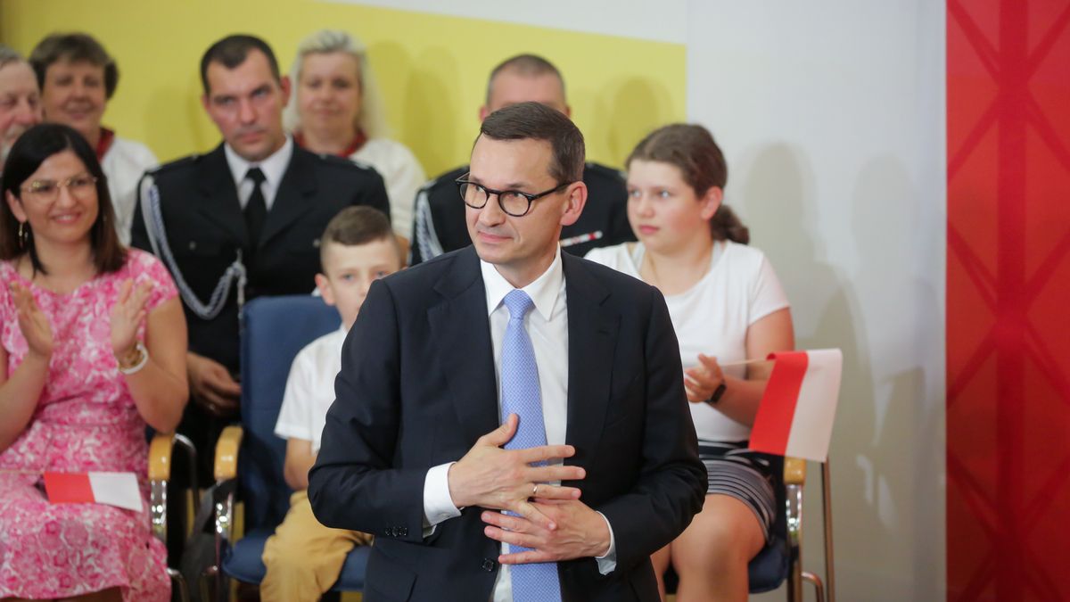 Działdowo, 22.07.2022. Premier Mateusz Morawiecki podczas spotkania z mieszkańcami w Działdowie, 22 bm. (mr) PAP/Tomasz Waszczuk