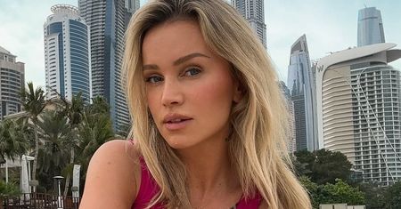 Zrezygnowała z bikini. Na dubajską plażę włożyła coś innego