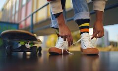 16-latek napadł na nastolatków. Zażądał zdjęcia i oddania markowych butów