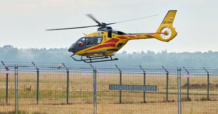 Wypadek awionetki na Bemowie. Maszyna stanęła w płomieniach