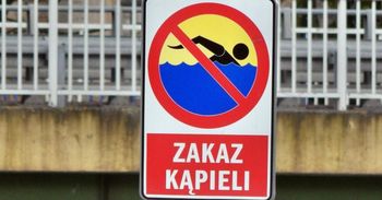 Czerwone flagi nad Bałtykiem. Sprawdź, gdzie nie wejdziesz do wody